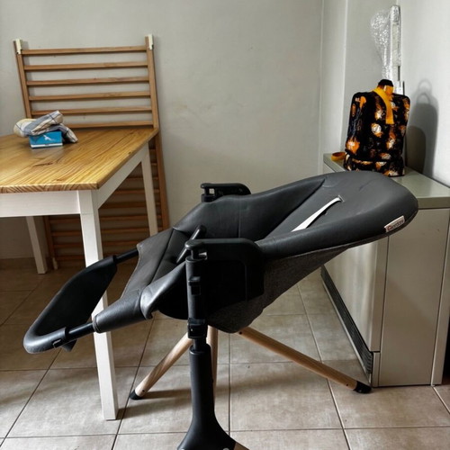 Giordani baby/child feeding seat like new