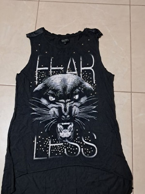 Bershka T shirt Large with print and rhinestones like new