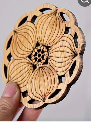 Дървени подложки комплект от 10 броя нови, цвете, диаметър 9 см