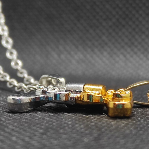 Matching gaming necklace with magnet new, set of 2