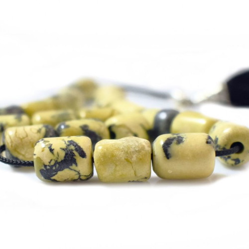 Worry beads with 21 natural howlite semi-precious stones new