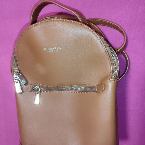Diana & Co Firenze backpack shoulder bag like new, brown and gold