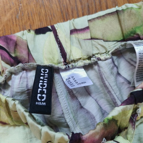 H&M colorful pants size M like new