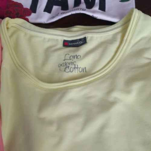 Women's t-shirts used, pack of 4, in very good condition