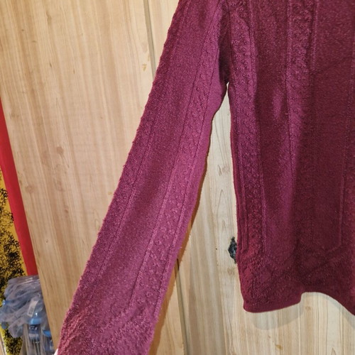 Knitted long-sleeve burgundy turtleneck sweater used size S