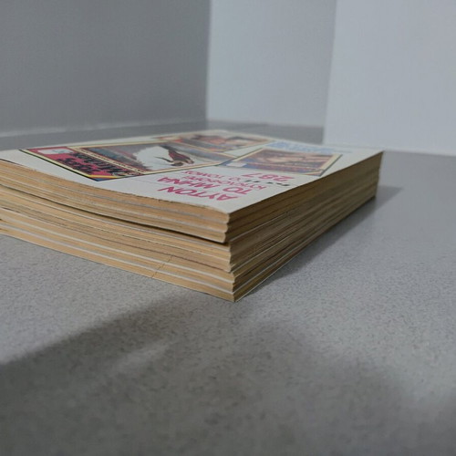 Bleck volumes 90s like new, pack of 2