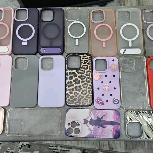 Apple iPhone 13 Pro cases like new, pack of 21 with 2 pop sockets gift