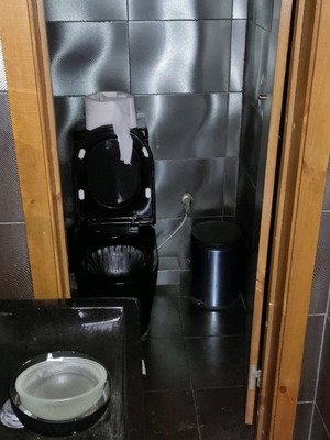 Κατάστημα γωνιακό 75 τ.μ. με αύλειο χώρο στην Καλαμαριά