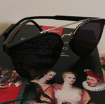 Sunglasses with black frame like new