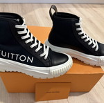 Louis Vuitton Squad Sneakers like new, leather and canvas, size 38