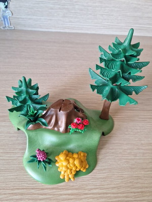 Playmobil collectible small forest 2006 geobra like new