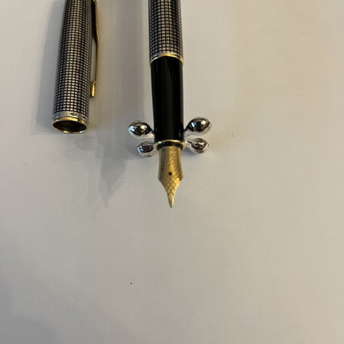 Parker Sonnet pen sterling silver with 18kt gold nib like new