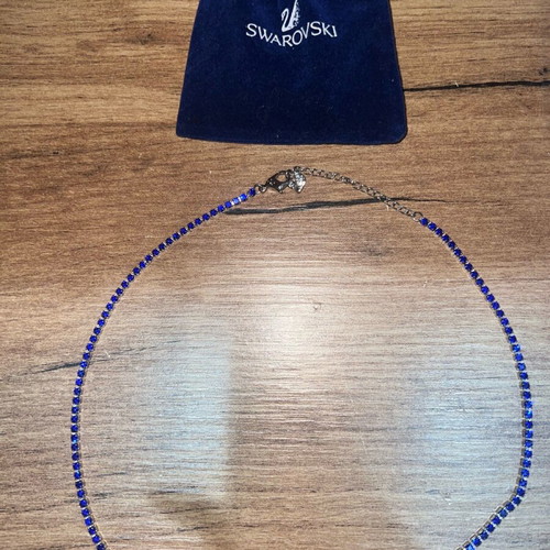 Swarovski necklace like new, blue