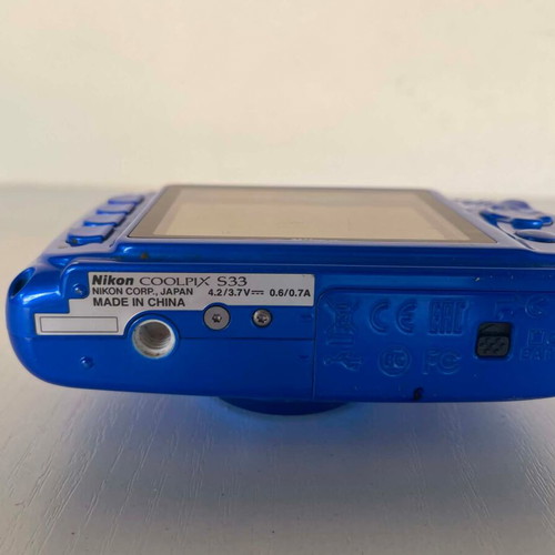 Nikon Coolpix W100 Blue 13.2 MP 2.7" LCD digital camera used, non-working