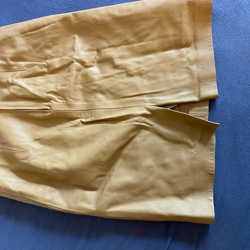 Leather skirt in camel color, size small