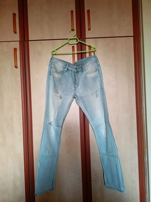 Men's jeans No36 like new, light color with rips