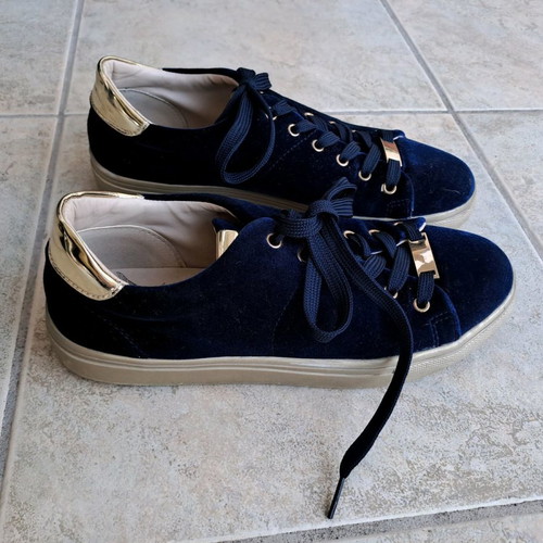 Sneakers used, size 37, blue with velvet texture and gold details