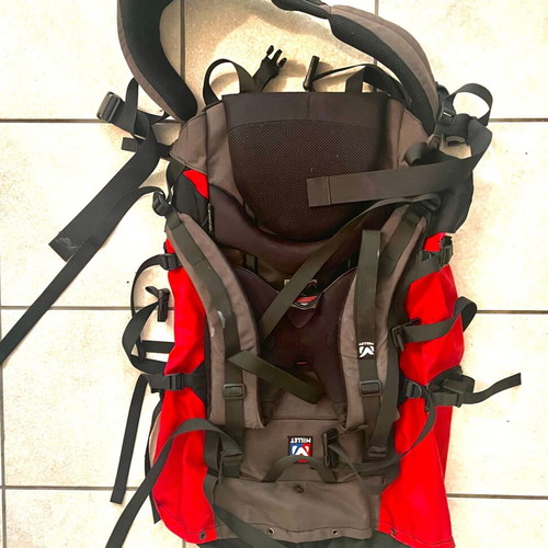 Backpack Millet 65 lt like new, functional European design
