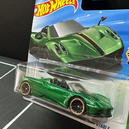 Hotwheels 2017 Pagani Huayra Roadster new, sealed