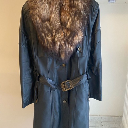 Women's lamb leather coat with natural fox fur like new, brown, size XXL