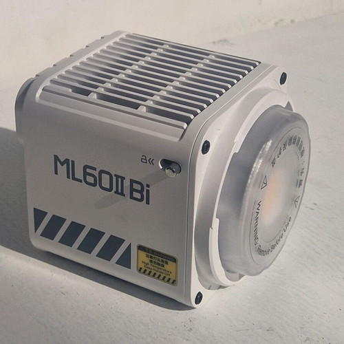 Godox ML60 II with Fresnel Lens L36 and accessories like new
