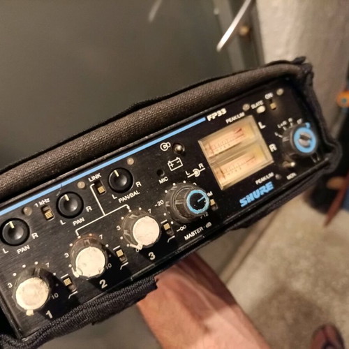 Shure FP33 portable stereo mixer used with low noise and wide dynamic range