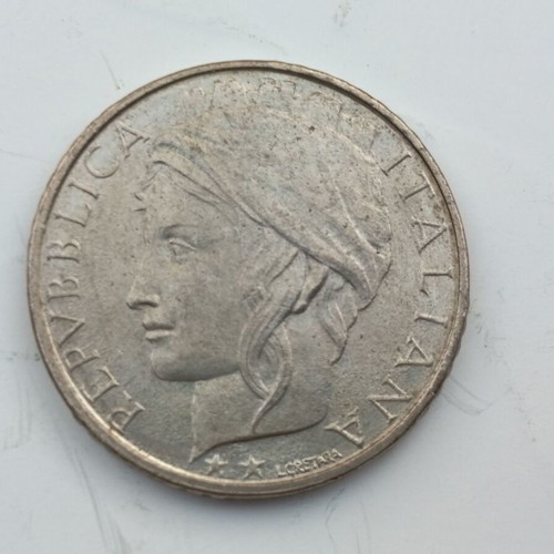 Italian 100 Lire coin 1996 with dolphin design
