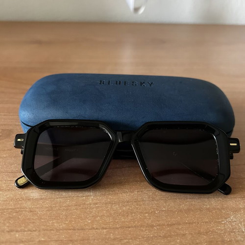 Bluesky sunglasses like new, black