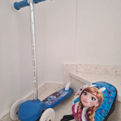 Used children's scooter FROZEN GIFT Helmet