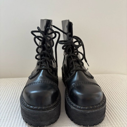 Underground London platform boots like new, black