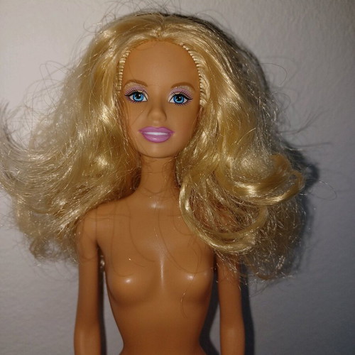 Barbie beach party doll used without swimsuit