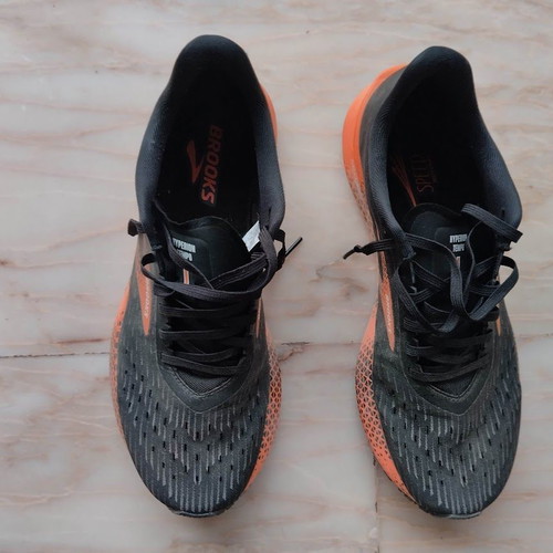 Brooks Hyperion Tempo 43 used black athletic shoes