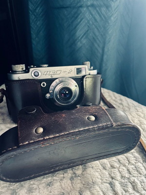 Fed2 vintage camera used with original leather case