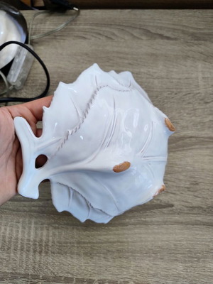 Ceramic decorative leaf-shaped container like new