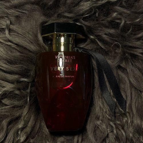 Victoria's Secret Very Sexy Eau de Parfum 50ml new with velvet case