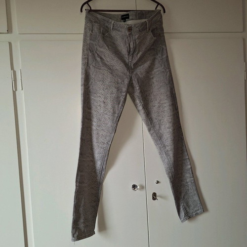 Denim jeans gray with croco pattern like new, fitted XL pants