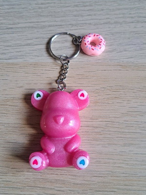 Handmade bear keychain made of resin, new, pink