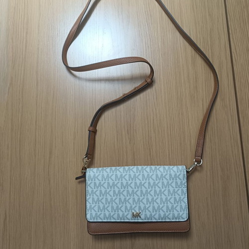 Michael Kors Jet Set Charm crossbody bag like new, vanilla