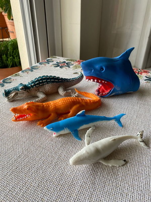 Silicone beach and pool animals set of 5 like new