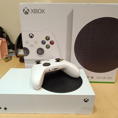 Microsoft Xbox Series S console like new, 512 GB SSD