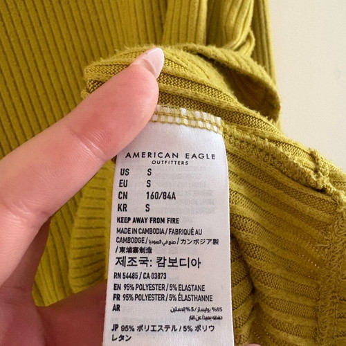American Eagle mustard shirt used, size S