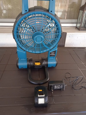 Makita fan with battery and power supply, like new