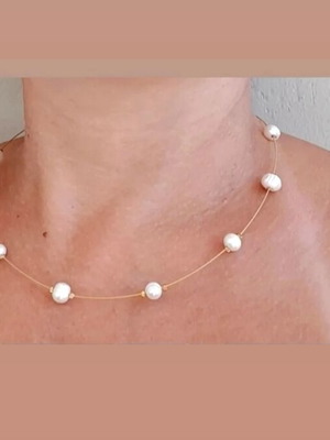 Necklace with cultured pearls on gold wire new