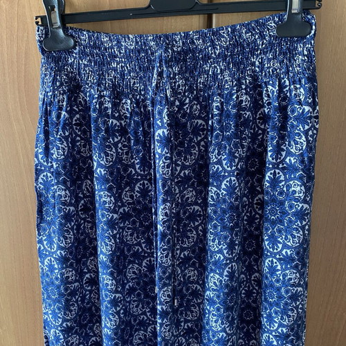 David Jones long floral skirt M 38 10 new, white and blue