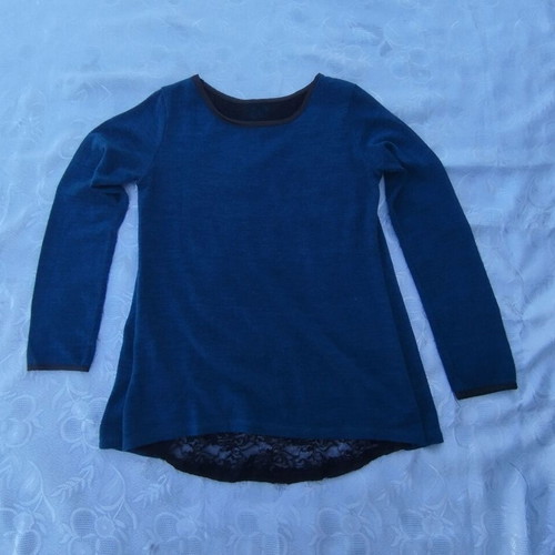 Women's long-sleeve blouse like new, teal blue with black lace back