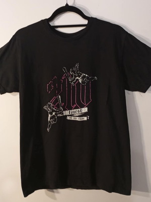 210 angels t-shirt used, size Small, black