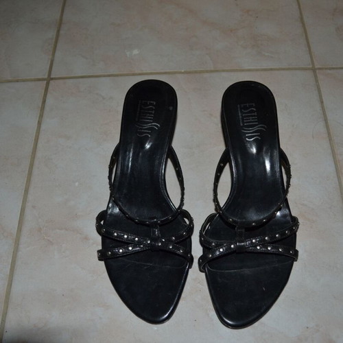 Esthissis black leather sandals used, size 37