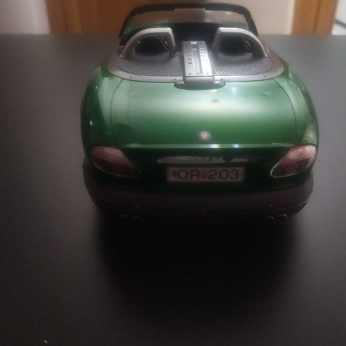 Collectible Jaguar XKR Roadster James Bond 007 car like new