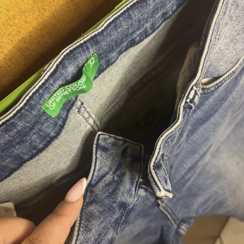 United Colors of Benetton jeans used, size 32 with embroidery missing button