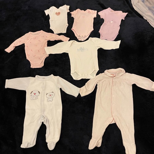 Baby bodysuits and rompers used, pack of 7 for 1-3 months old